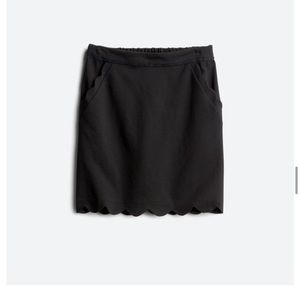 NWT Scalloped Hem Skirt